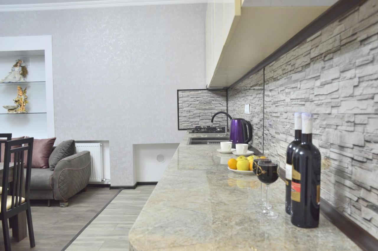 Mtatsmindaze Hotel Tbilisi Ngoại thất bức ảnh